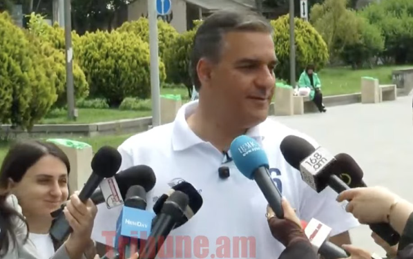 Ուռոդ եմ ասել, ՈՒռադ է ոնց որ․ սեղանի տակից ասում է՝ ինձ էլ կկանչե՞ք Բաքու
