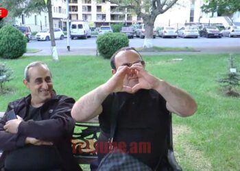 Սրտիկ անեմ, մեզ նկարի. Կոնջորյանի եղբայրը՝ Փաշինյանին սպասելիս