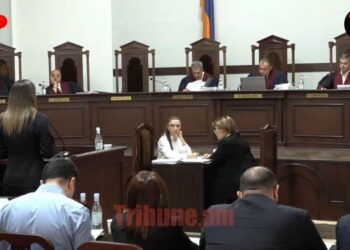 Ձեր մայրիկի հետ կապված ասում եք՝ թիրախավորել է, ո՛չ, ասել է Ռոբին էլ, Սերժին էլ սա եմ անելու․ Գալյան