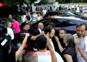 Թքեմ երեսիդ, սատկե՛ս, հայվաններ, թուրքեր. ոնց են քաղաոացիներն անպատվում Վահագն Հովակիմյանին