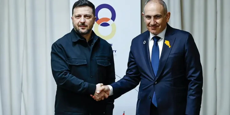 Զելենսկին շնորհավորել է Փաշինյանին՝ ՔՊ-ի հաղթանակի կապակցությամբ
