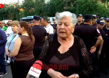 Բբռե՛ջ, ա՛ղբ. ՍԴ-ի դիմաց քաղաքացիները բորբոքվել են