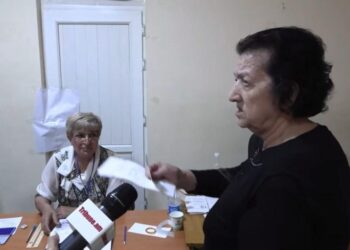 Տանս վրա մահացած մարդ կա գրանցված, ես ի վիճակի չեմ ոչ մի տեղ գնալ, պարզեք էս խնդիրը. քաղաքացի