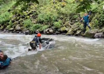 Տեսանյութ | Փամբակ գետից մեքենայի դուրսբերումը