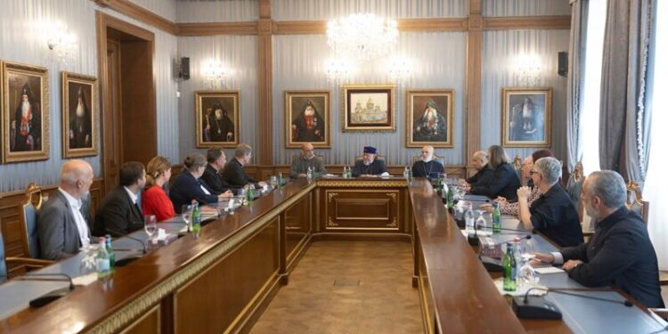 Գարեգին Երկրորդը Մայր Աթոռում ընդունել է «Կարիտաս Գերմանիա»-ի պատվիրակությանը