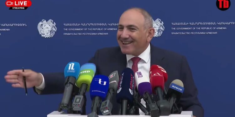 Գնդակահարվե՞նք, որ ձեզ լավ զգաք․ վեճ՝ Փաշինյանի ու լրագրողների միջեւ