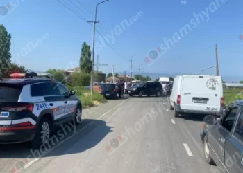 Լարված իրավիճակ Արմավիրում. կարկուտից տուժած գյուղացիները փակել են Մարգարա-Վանաձոր-Տաշիր ճանապարհը
