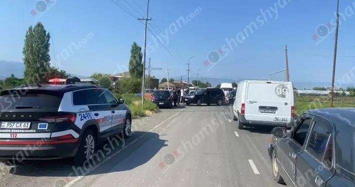 Լարված իրավիճակ Արմավիրում. կարկուտից տուժած գյուղացիները փակել են Մարգարա-Վանաձոր-Տաշիր ճանապարհը