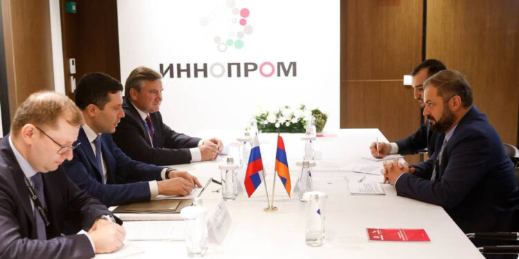 Գևորգ Պապոյանը Մոսկվայում քննարկումներ է ունեցել ՌԴ արդյունաբերության և առևտրի նախարարի հետ