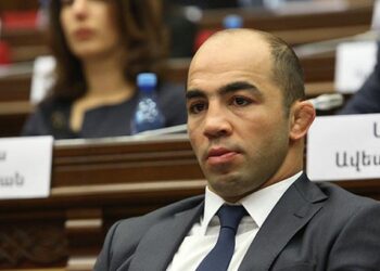 Այն, ինչ այսօր արվեց, այլանդակություն է. Արսեն Ջուլֆալակյանը՝ Գագիկ Ծառուկյանի հետ կատարվածի մասին