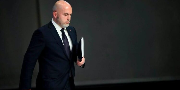 Աշոտյանը Փաշինյանին քննադատել է և հեգնական ուղերձ հղել Մարթա Կոսին