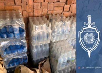 Կեղծ օղու «արտադրամաս»՝ Գյումրիում․ ոստիկանությունը մեծ խմբաքանակ է հայտնաբերել