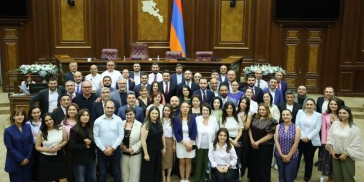 Ի՞նչ օրինաչափությամբ են պաշտոնների առաջադրվում. «Փաստ»