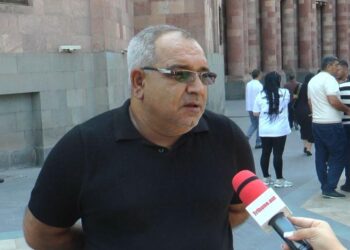 Пожалуйста,ախպե՛ր, պայմաններ ստեղծեք՝ կգնանք Եվրոպա, հո մենակ մեծ-մեծ խոսալով չի