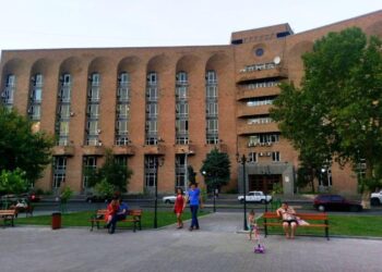 Պետական համակարգում մարդկանց նյարդերն այլևս չեն դիմանում. «Փաստ»