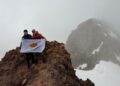 Կիպրոսի ճանապարհորդները բարձրացել են Արագածի գագաթ և այնտեղ թողել բարեկամության խորհրդանիշ