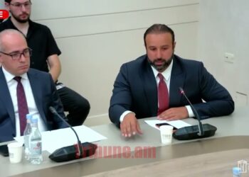 Մեռնեմ ջանիդ, նախարար ջան, ընենց արեք մեր զորքը լողանա, շոգ ա. Հայկ Սարգսյան