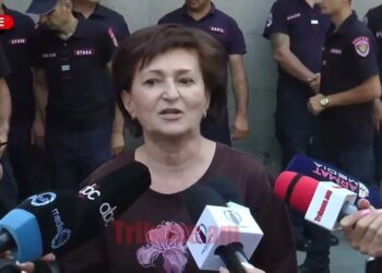 Մուսի պուսի անելով, խունջիկ գալով, համբուրվելով չի, խանգարում են, որ Ֆոն դեր Լայենին չասեմ սպանվածի
