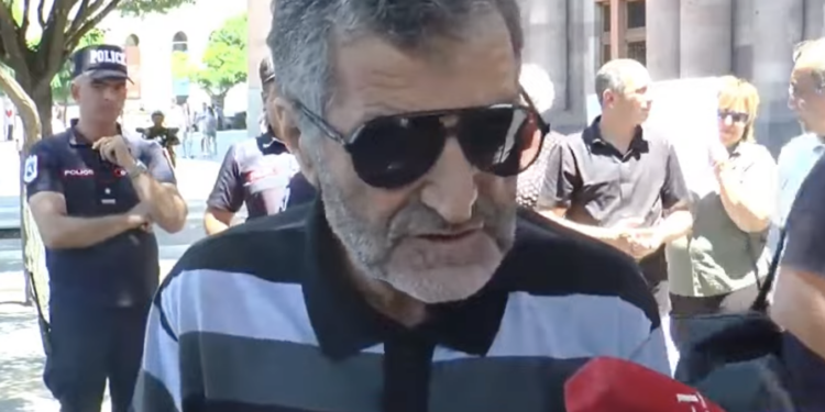 Ճորտերով հավաքվել եք, երկիրը զավթել եք, ինձ գերի եք պահում. քաղաքացու բողոքը