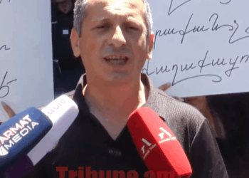 Պողոսյա՛ն, հրաժարական տուր. ցույց՝ կառավարության մոտ