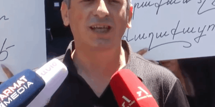 Պողոսյա՛ն, հրաժարական տուր. ցույց՝ կառավարության մոտ