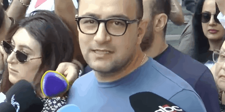 Ուրսուլան ասում է՝ գիտենք, որ դու թույլ ես, քեզ ասում են դավաճան, բայց մի անհանգստացի, ինչ պետք ա կանենք