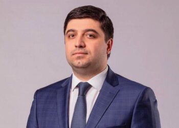 Վաղարշակ Հակոբյանը հրաժարվում է մանդատից, բայց շարունակում է մնալ ՔՊ անդամ