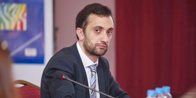 Դանիել Իոաննիսյանը պահանջում է պարզաբանել «Հայփոստին» հատկացվող միլիարդավոր դրամների պատճառները