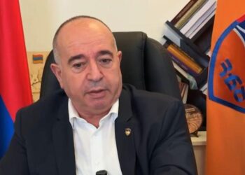 Էս երկիրն ինչների՞ս ա պետք, որ ներսում ասֆալտի՞ն պառկացնի. Արշակ Կարապետյան