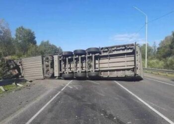 Քաջարանում բեռնատար է կողաշրջվել․ փրկարարները վարորդի դին դուրս են բերել արգելափակումից