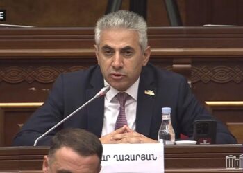 Կարա՞ս ինձ 10 հազար դրամ տաս, Նիկոլն ինձ տվել ա. Էդգար Ղազարյան