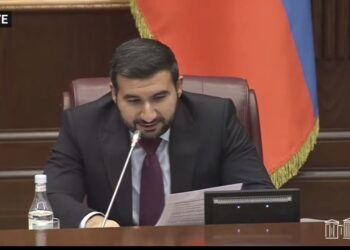 Թեժ իրավիճակ՝ ԱԺ-ում. ընդդիմությունը լքում է նիստերի դահլիճը