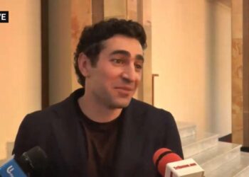 Էն անեկդոտը լսե՞լ եք՝ ես եմ, քշի. Քոչարյանը՝ Փաշինյանի անպատվությունների մասին
