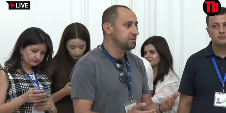 Նիկոլականը վիրավորա՞նք է, դուք նիկոլական կլինեի՞ք. լրագրողը՝ Փաշինյանին