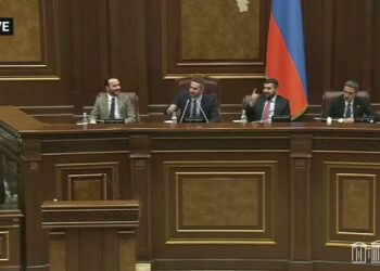 Խինդ ու ծիծաղ՝ ԱԺ-ում․ Ֆարմանյանն է ձեր բարեկամը, պարոն Ղազարյան. Ռուբինյան