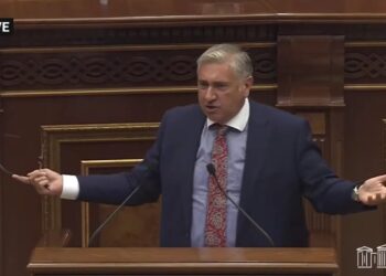 Արցա՞խն էր ձեզ խանգարում, որ օլիգարխիան հանեք. Արթուր Խաչատրյան