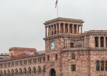 Փաշինյանը վարում է կառավարության նիստը. ՈւՂԻՂ