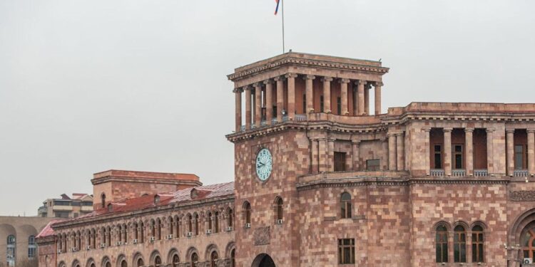 Փաշինյանը վարում է կառավարության նիստը. ՈւՂԻՂ