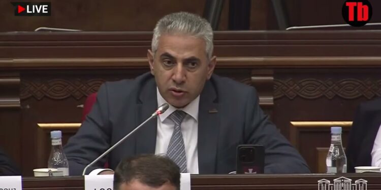 Կոռեկտություն ցուցաբերեք․ Ղազարյանը դիտողություն արեց Ռուբինյանին