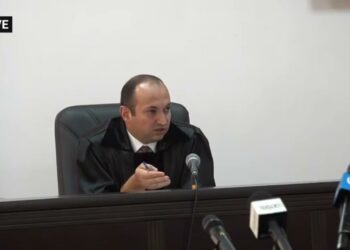 Աշոտյանը կմնա կալանքի տակ եւս 3 ամիս․ դատարանի որոշումը
