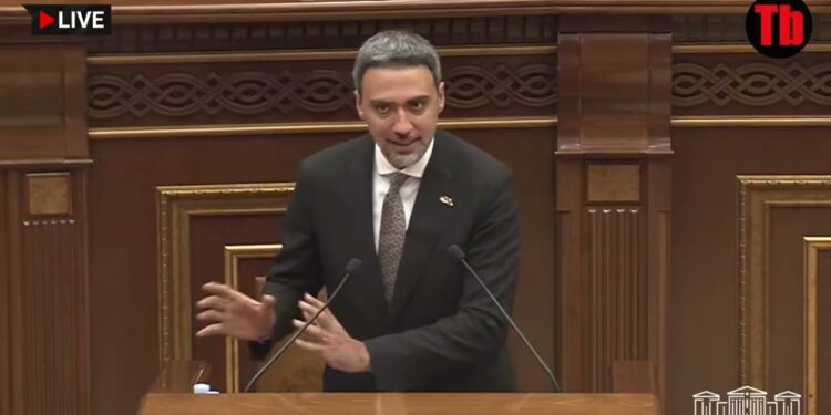 Մեր զոհված հերոսների դիակները սառնարանում գետնին գցածը հիշեք, թքած ունենալուց մի խոսեք. Վարդևանյան