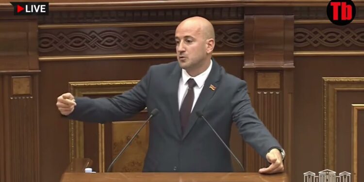 Համ կյանքն ա անիծելու, համ մեզ․ փողը տալով վնաս ենք տալու․ Գաբրիելյանը վարձավճարի սուբսիդավորման մասին