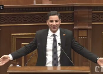 Թքել ենք քու ալ, փողիդ ալ վրան. Գարիկ Սարգսյանը արտասանում է ԱԺ-ում