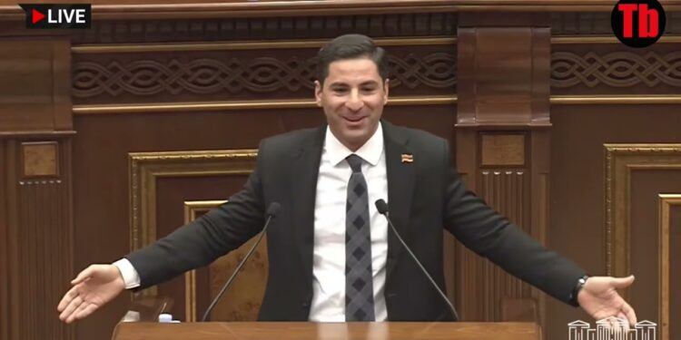 Թքել ենք քու ալ, փողիդ ալ վրան. Գարիկ Սարգսյանը արտասանում է ԱԺ-ում