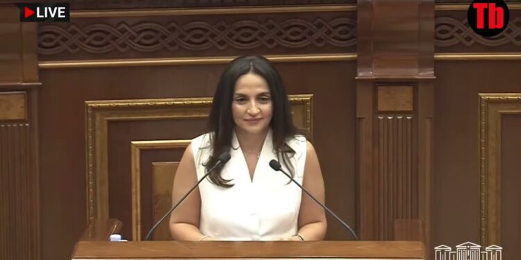 Բոքսի գնացողներ էլ կան, տանձիկներ ունեցողներ էլ ու շատ ինքնավստահ, ասեմ. Կարապետյանը տեղը դրեց
