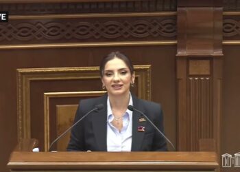 Մունք լոխ ստեղ ունենք նպատակ. Արեգա Հովսեփյանին ծափ տվեց Վահագն Ալեքսանյանն անգամ