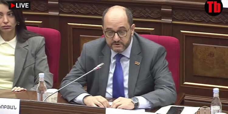 Ղարաբաղ չի, Արցախ է․ պիտի՞ մնայի Արցախում և զոհվեի. Հովսեփյանի հեգնանքը