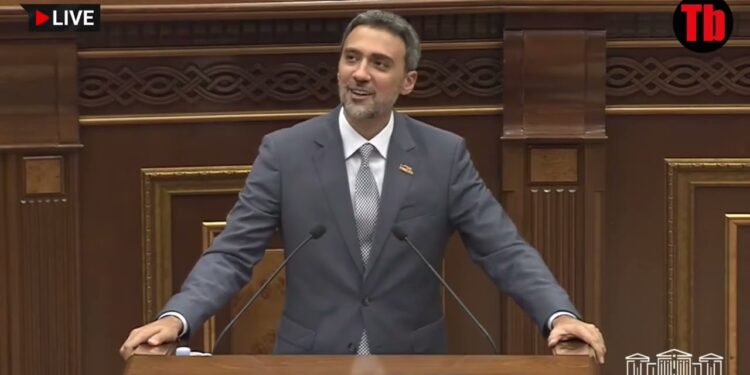 Եթե ՀՀԿ-ի հետ խնդիր ունեք՝ Վազգեն Սարգսյանի մասին էլ խոսեք,եթե հանրապետականն ա խնդիրը՝ Թրամփին հիշեք