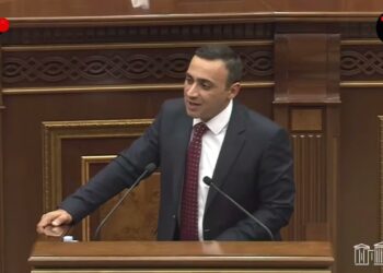 Հերիք ա լոլո կարդաք, ո՞վ ա ձեր Վեհափառը, իր գաղտնի զավակների մոտ փնտրեք․ վեճ՝ ԱԺ-ում