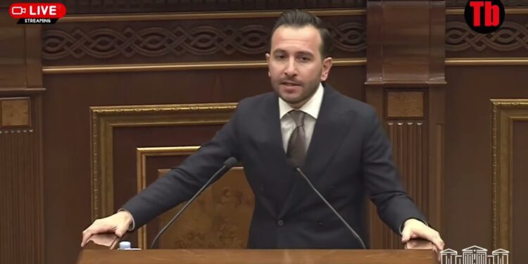 Փարիսեցիություն եք անում․ ձեր խնդիրը «ՀայՓոստի» տնօրենի հետ չի, ինձ հետ ա